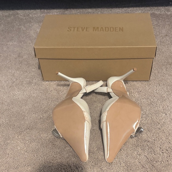 Elegant Steve Madden Cream Slingback Heels - Picture 4 of 4